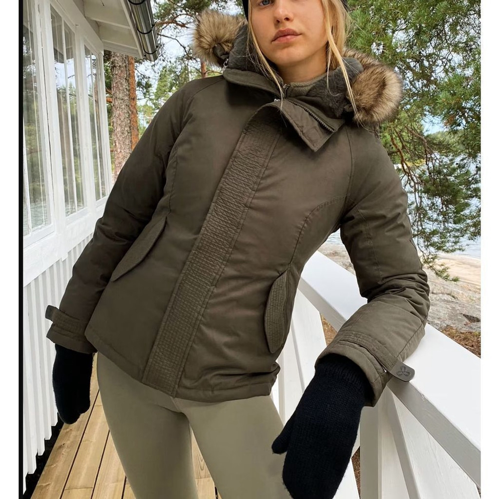 Aritzia‎ Tna The Summit Parka Short Green Jacket size XS